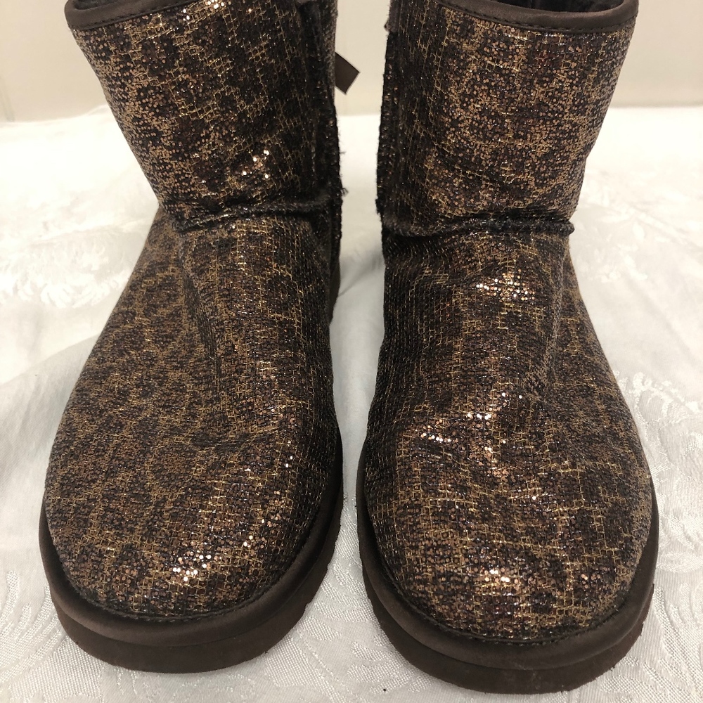 UGG size 7
